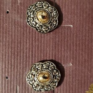 Premiere designs Silver petals